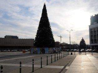 Рождественская елка из ниток