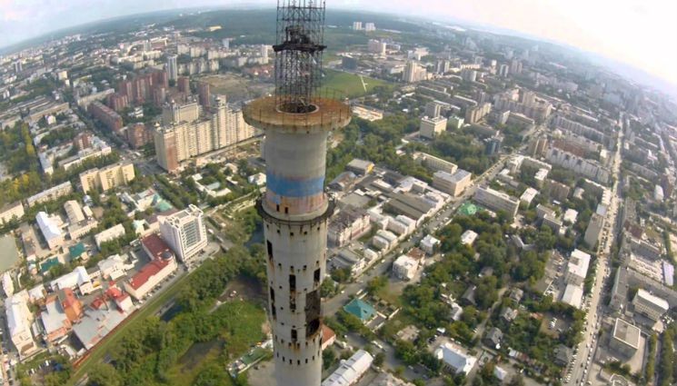 Екатеринбургская башня должна была взвиться над землёй на 361 метр, но остановилась на 219.